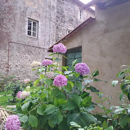 וילה Il Borgo Sulla Visona, 4 *